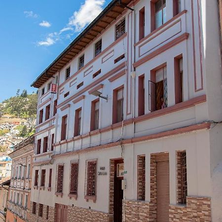 Hostal Carlos Luis Кито Екстериор снимка