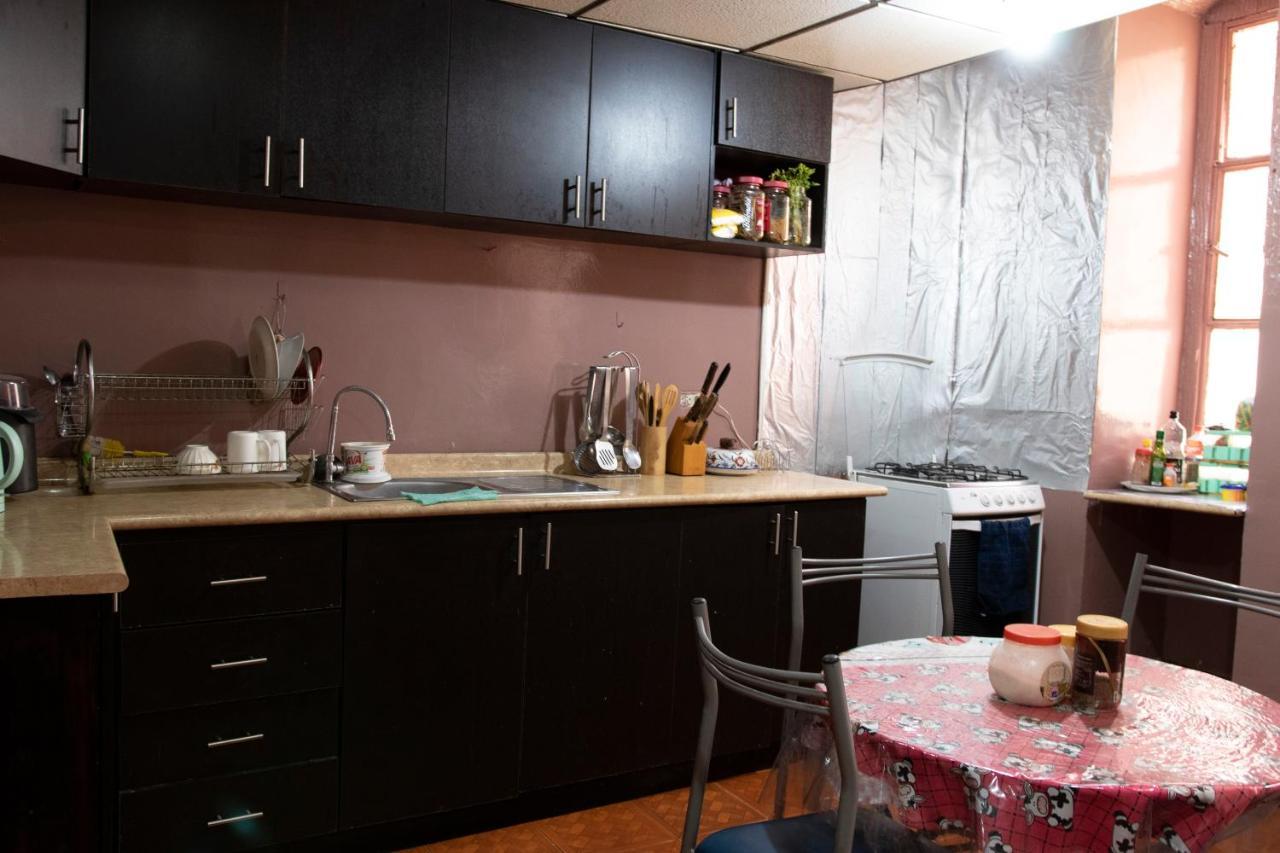 Hostal Carlos Luis Кито Екстериор снимка