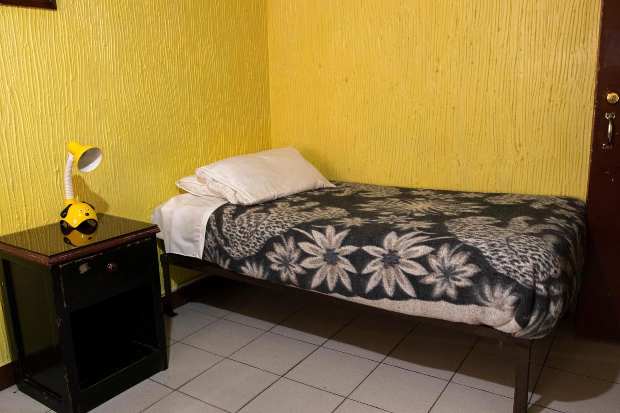 Hostal Carlos Luis Кито Екстериор снимка