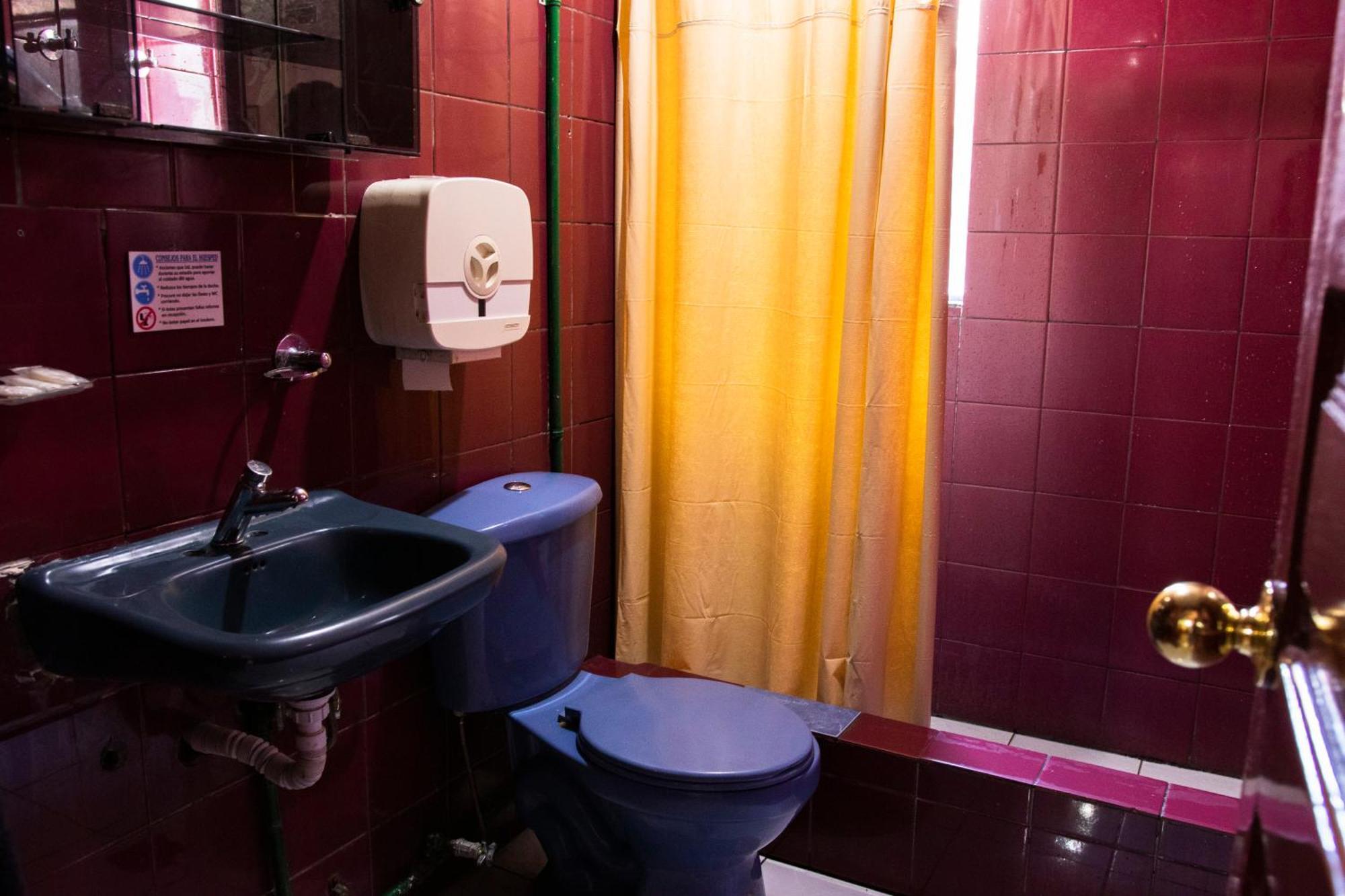 Hostal Carlos Luis Кито Екстериор снимка