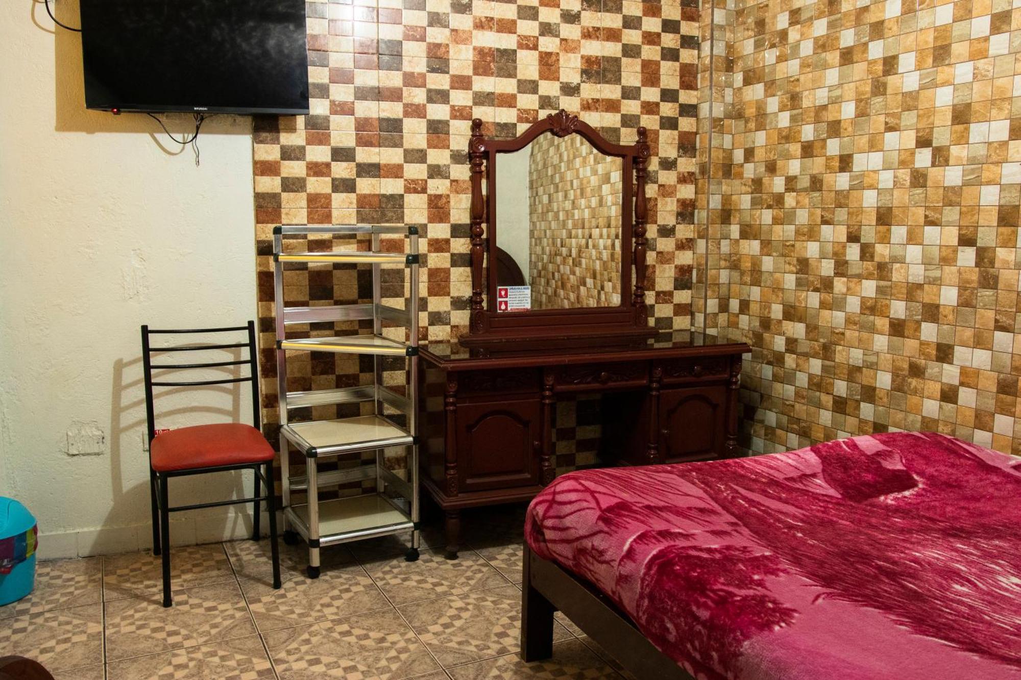 Hostal Carlos Luis Кито Екстериор снимка