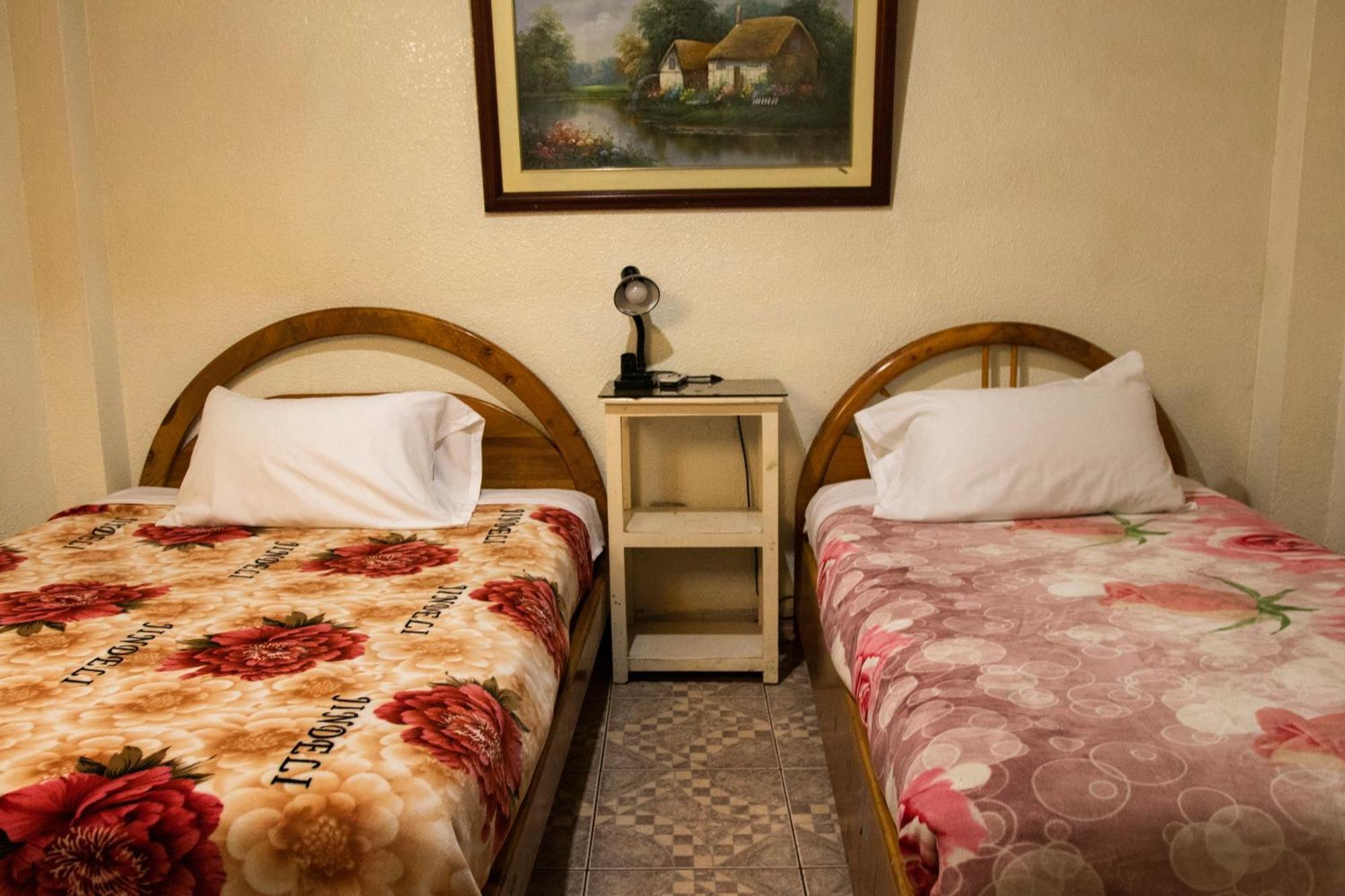 Hostal Carlos Luis Кито Екстериор снимка