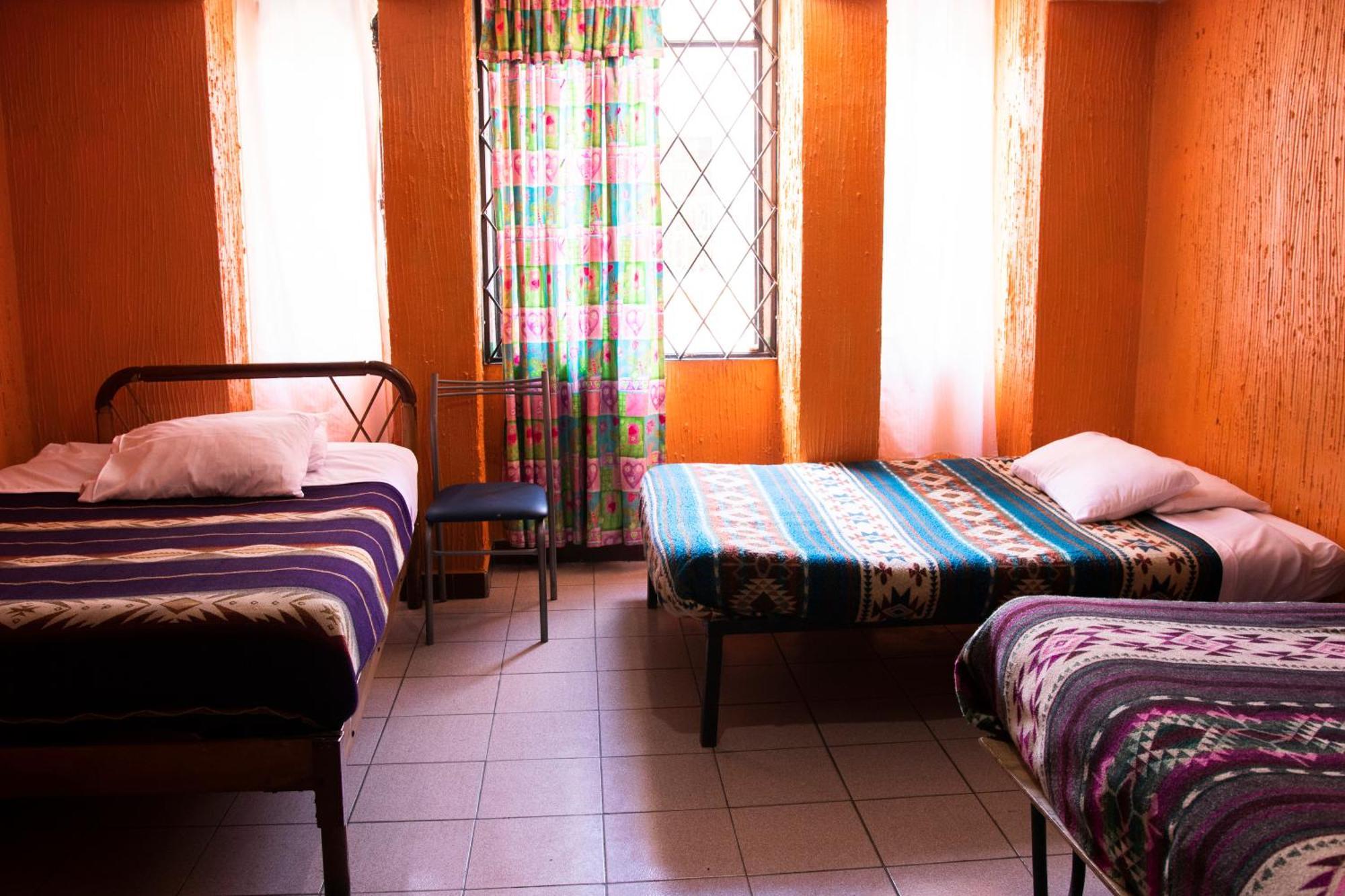Hostal Carlos Luis Кито Екстериор снимка
