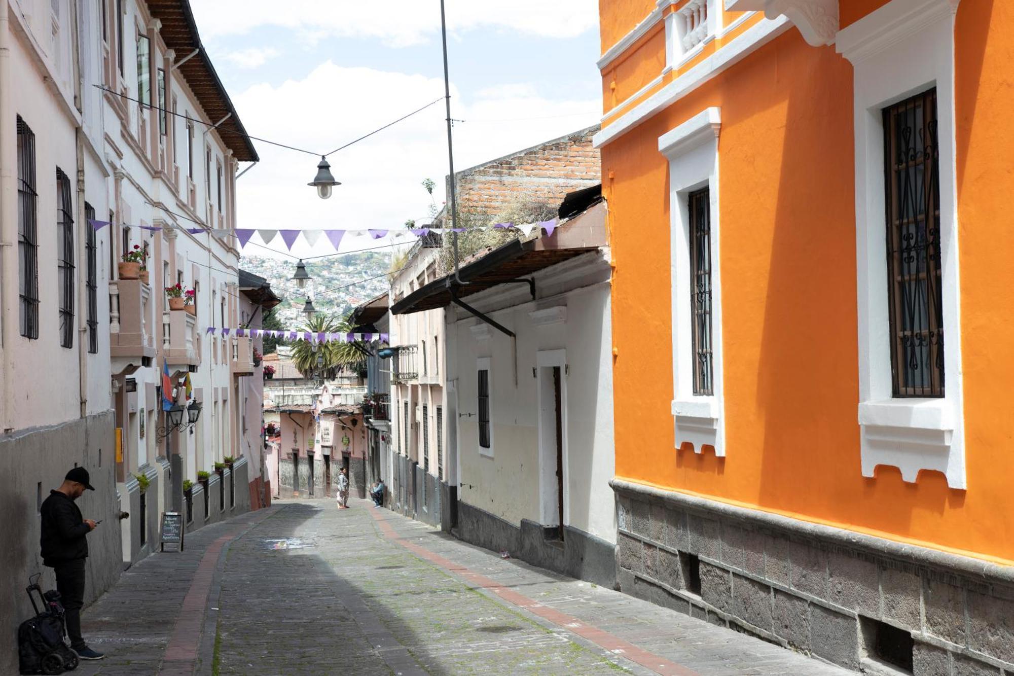 Hostal Carlos Luis Кито Екстериор снимка
