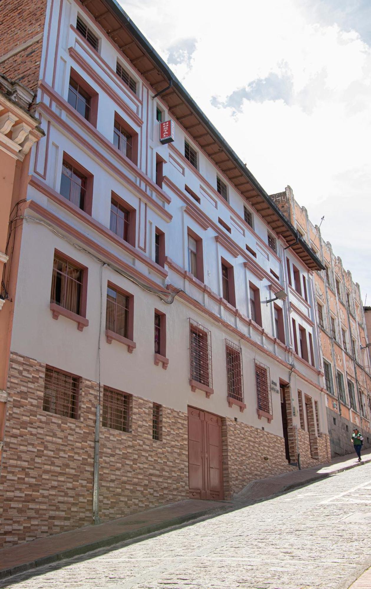 Hostal Carlos Luis Кито Екстериор снимка
